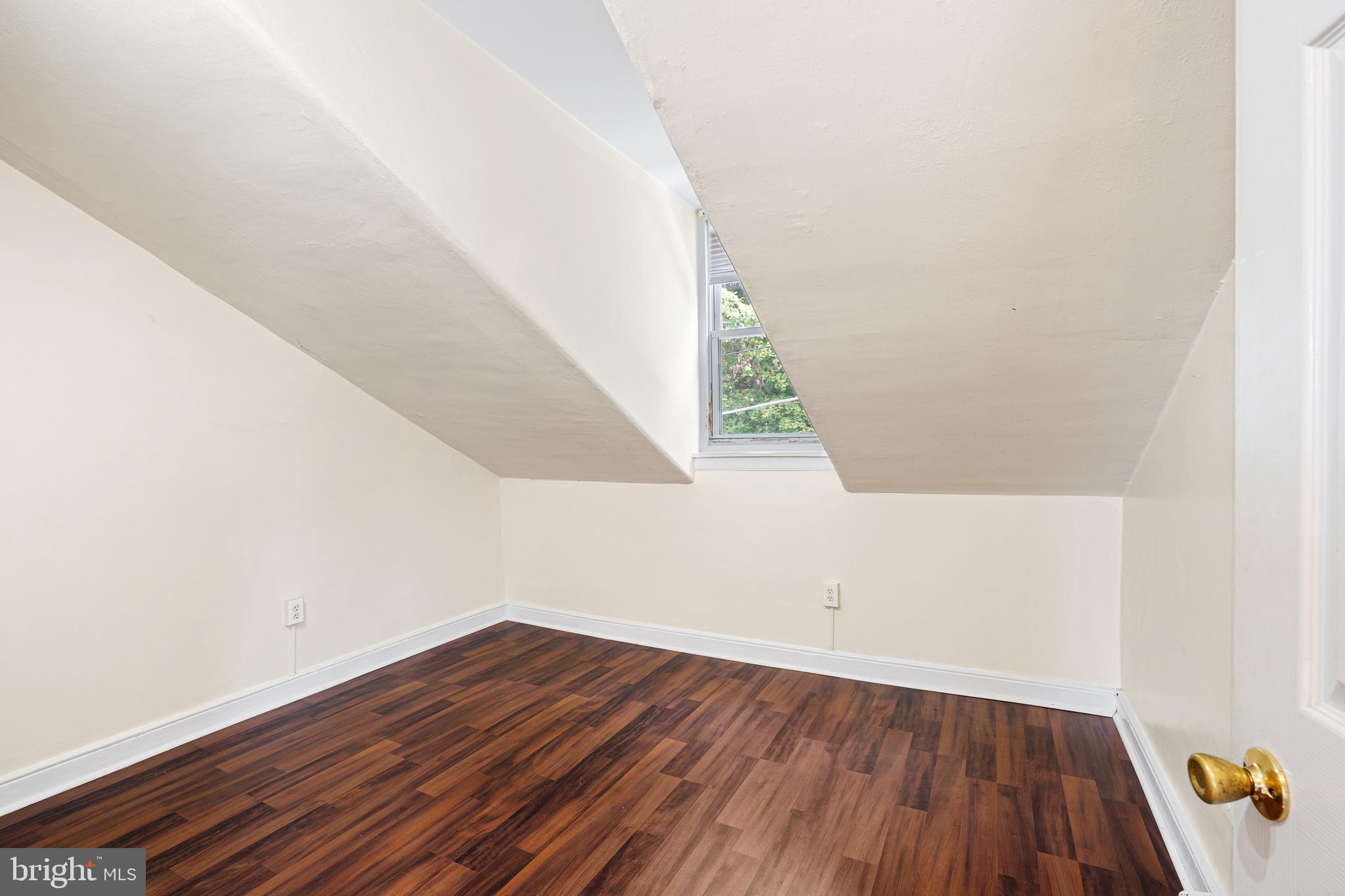 4550 Silverwood Street Philadelphia, PA 19127 - Photo 9 of 15