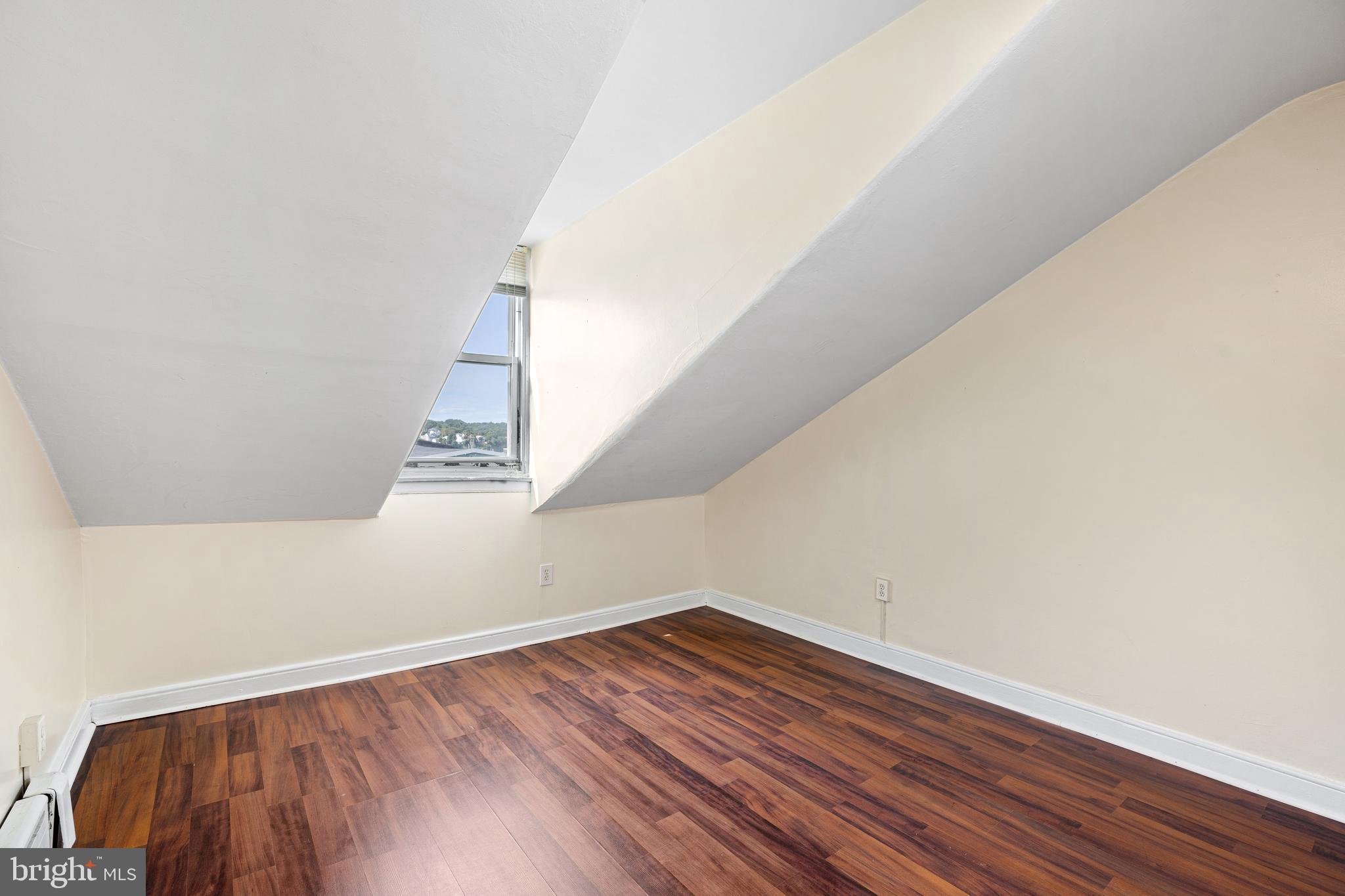 4550 Silverwood Street Philadelphia, PA 19127 - Photo 10 of 15