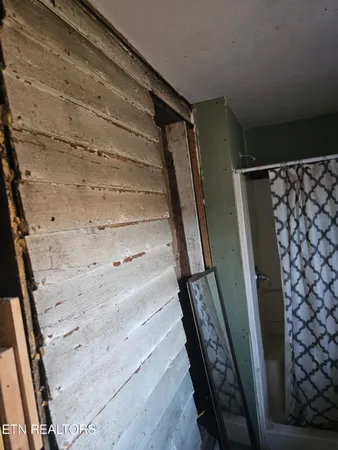 $27,500 | 115 7th Avenue, Jellico, TN 37762