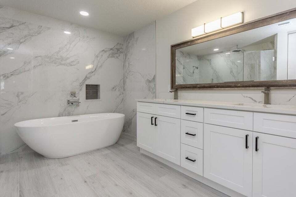 306 Leeward Drive Jupiter, FL 33477 - Photo 13 of 30 Master Bath