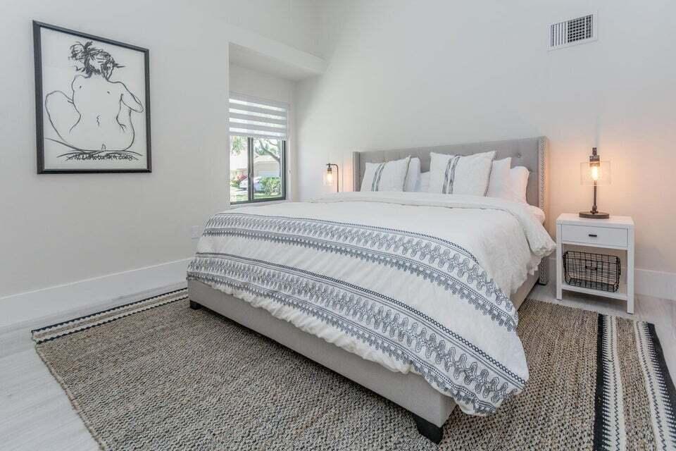 306 Leeward Drive Jupiter, FL 33477 - Photo 15 of 30 Second Bedroom