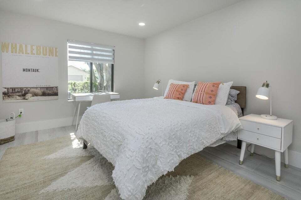 306 Leeward Drive Jupiter, FL 33477 - Photo 16 of 30 Third bedroom