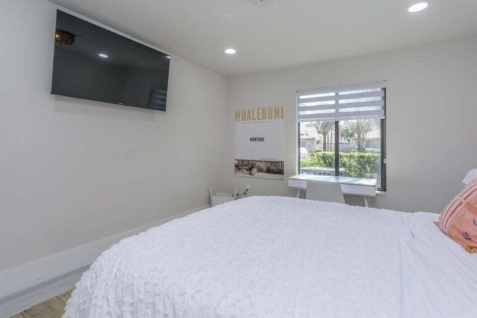 306 Leeward Drive Jupiter, FL 33477 - Photo 17 of 30 Third bedroom