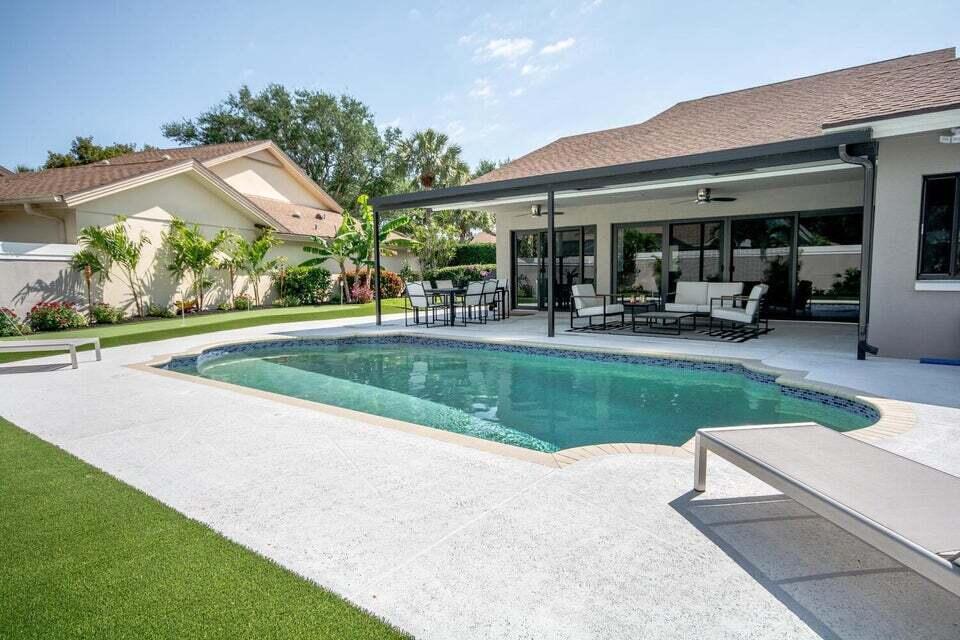 306 Leeward Drive Jupiter, FL 33477 - Photo 20 of 30 Pool