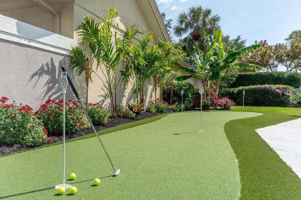 306 Leeward Drive Jupiter, FL 33477 - Photo 21 of 30 4 hole putting green