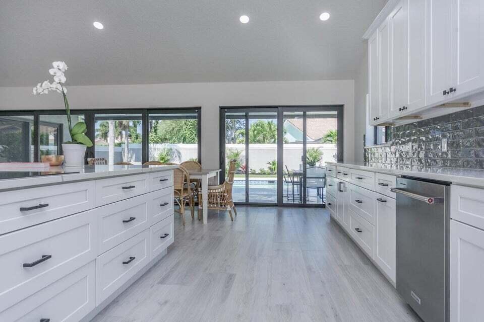 306 Leeward Drive Jupiter, FL 33477 - Photo 4 of 30 Kitchen