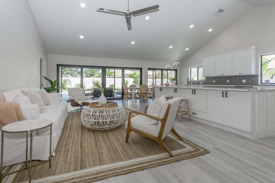306 Leeward Drive Jupiter, FL 33477 - Photo 8 of 30 Living area