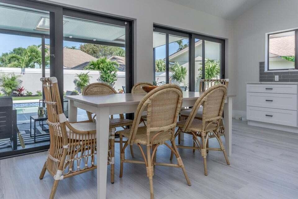 306 Leeward Drive Jupiter, FL 33477 - Photo 9 of 30 Dining area