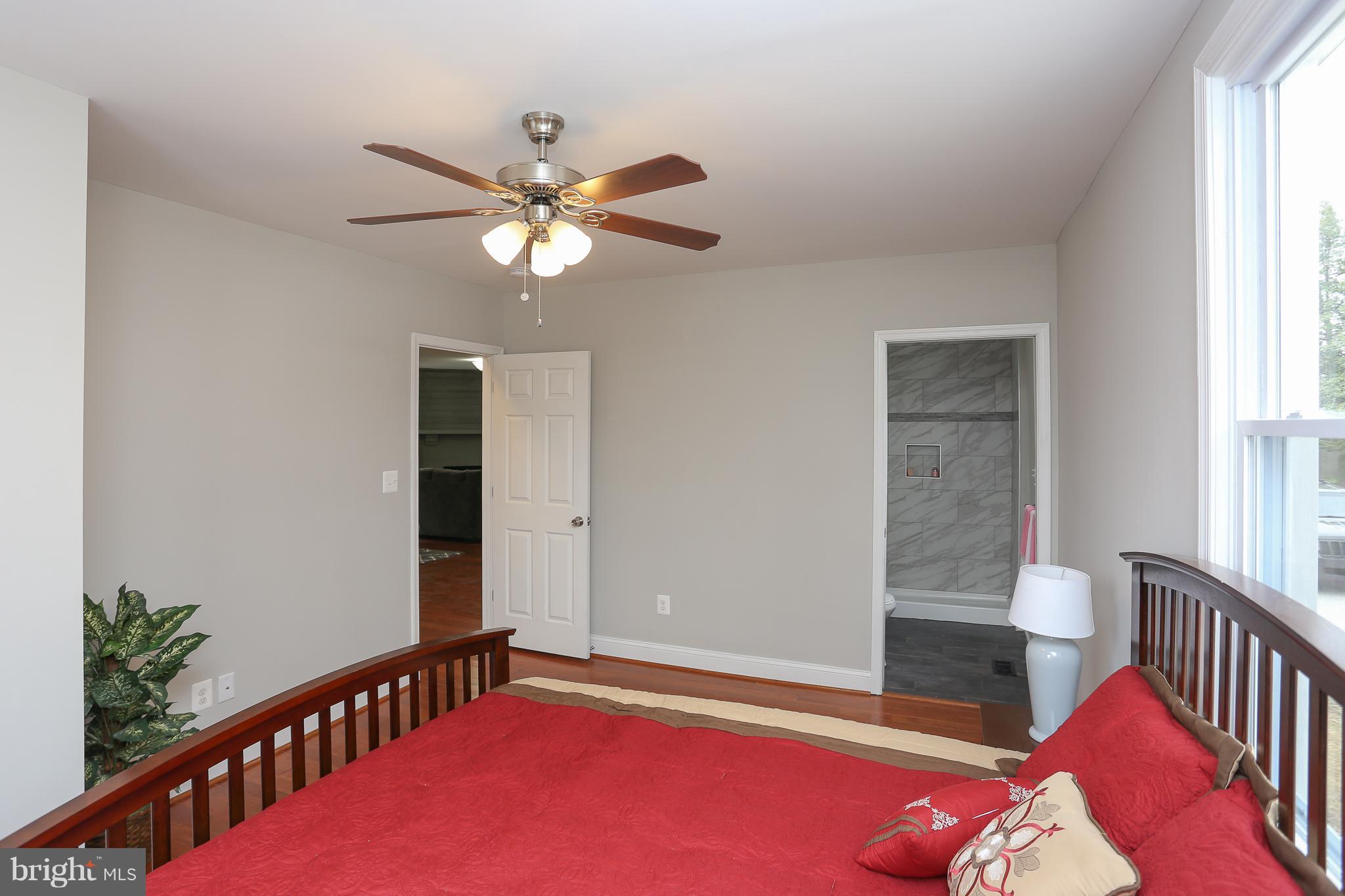 605 Coleraine Road Baltimore, MD 21229 - Photo 11 of 29 Plenty of space