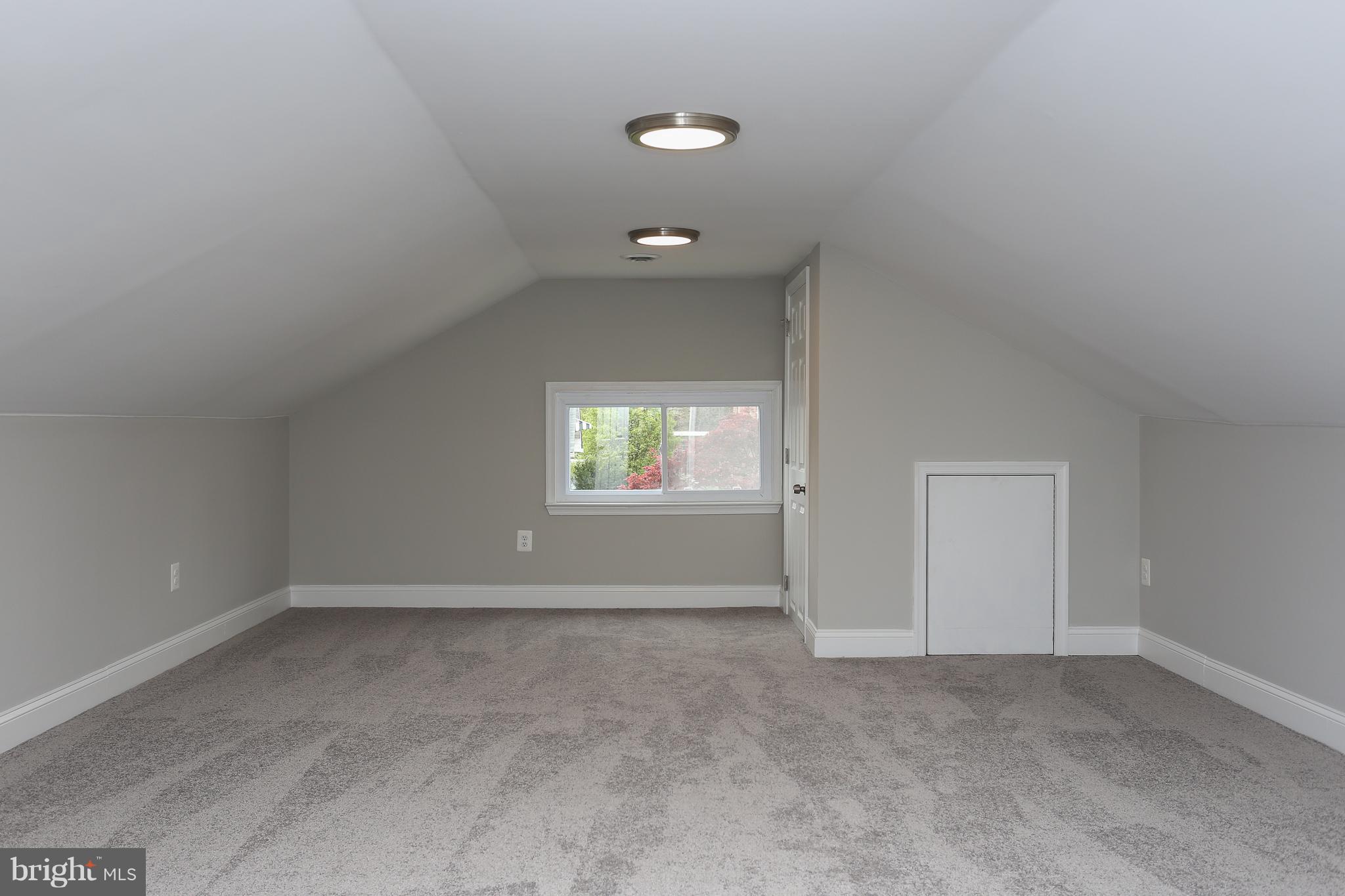 605 Coleraine Road Baltimore, MD 21229 - Photo 17 of 29 Very large 2nd floor bedroom