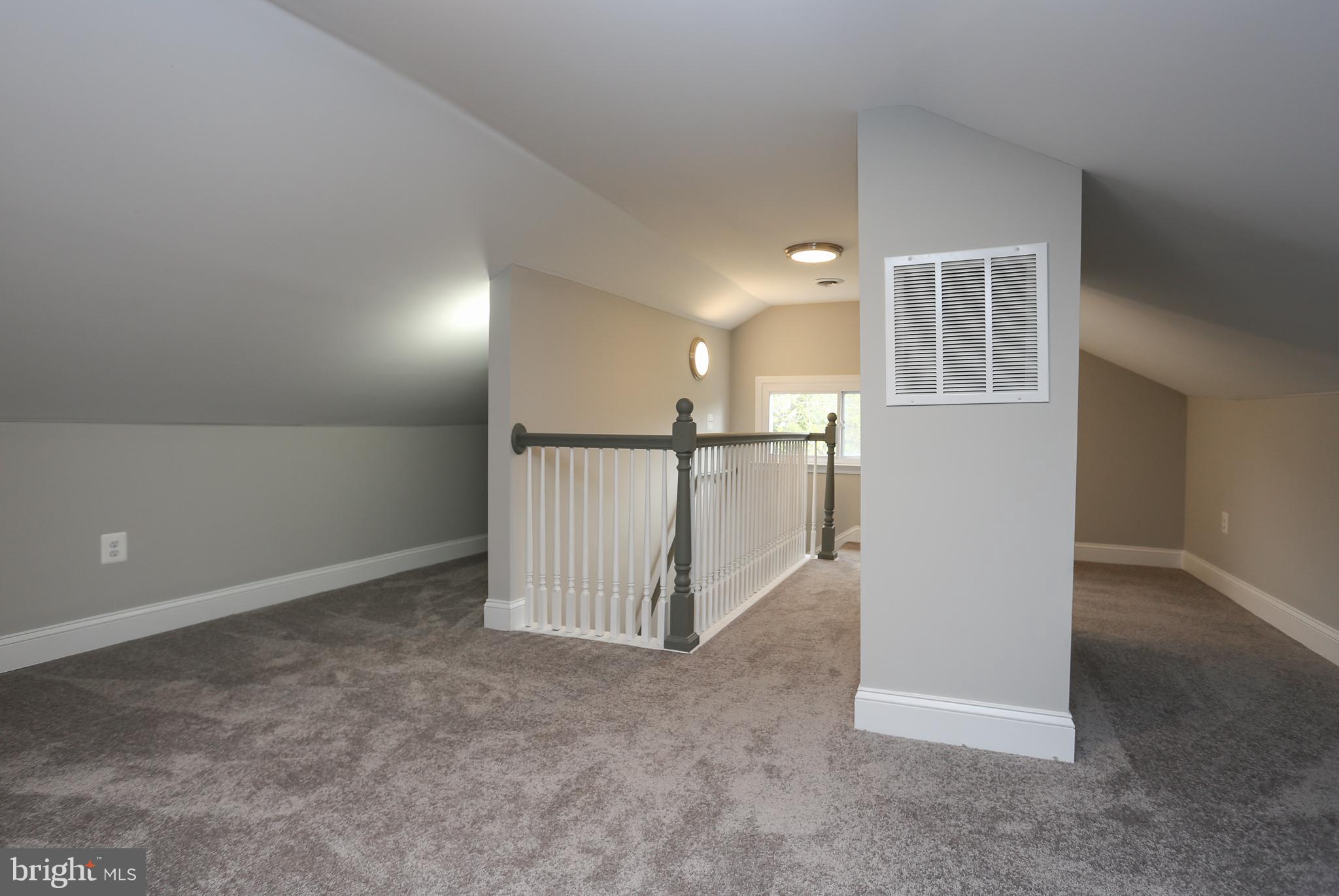 605 Coleraine Road Baltimore, MD 21229 - Photo 19 of 29 2nd floor landing area