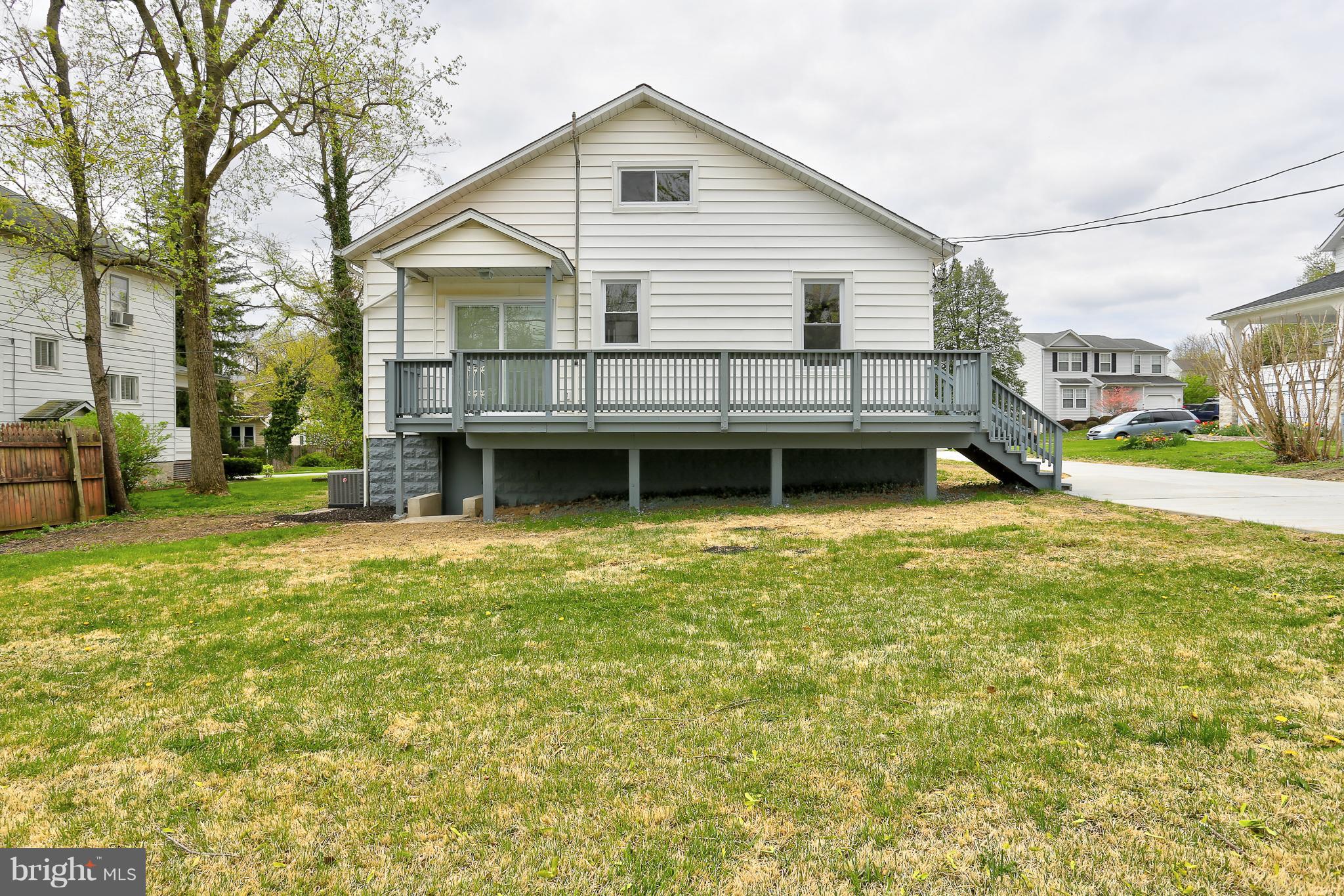 605 Coleraine Road Baltimore, MD 21229 - Photo 25 of 29 Have your summer cookout here!