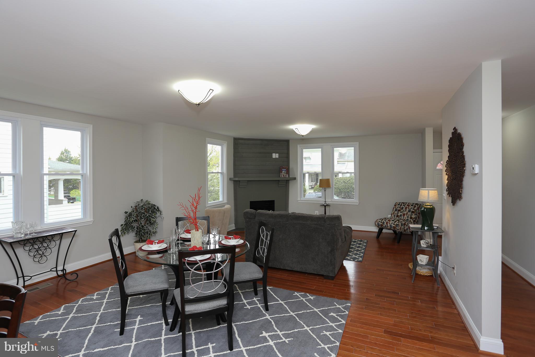 605 Coleraine Road Baltimore, MD 21229 - Photo 5 of 29 Dining/Living Room combo