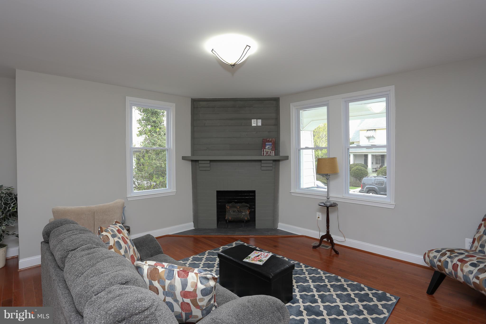 605 Coleraine Road Baltimore, MD 21229 - Photo 6 of 29 Decorative accent fireplace