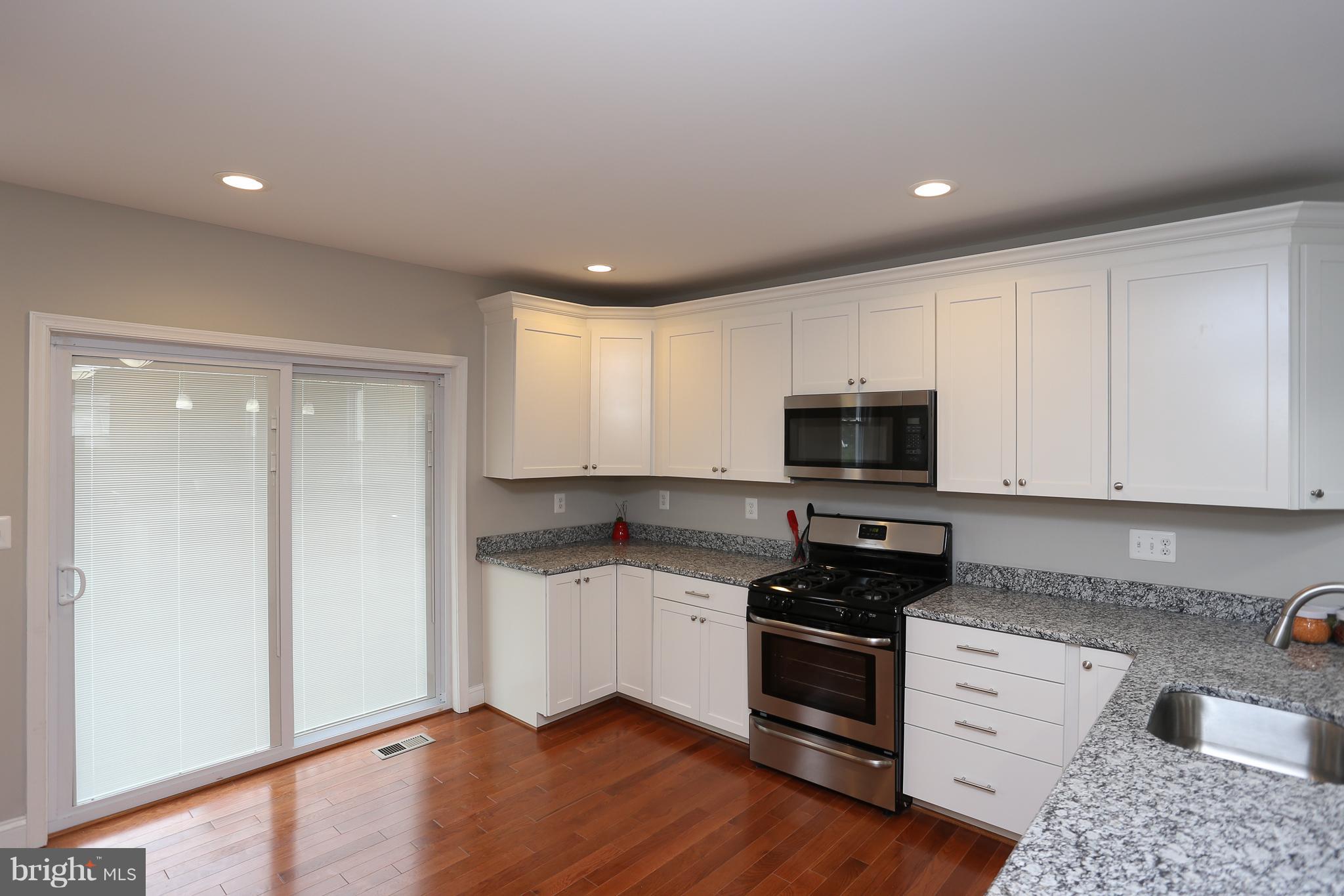 605 Coleraine Road Baltimore, MD 21229 - Photo 8 of 29 Plenty of cabinet space