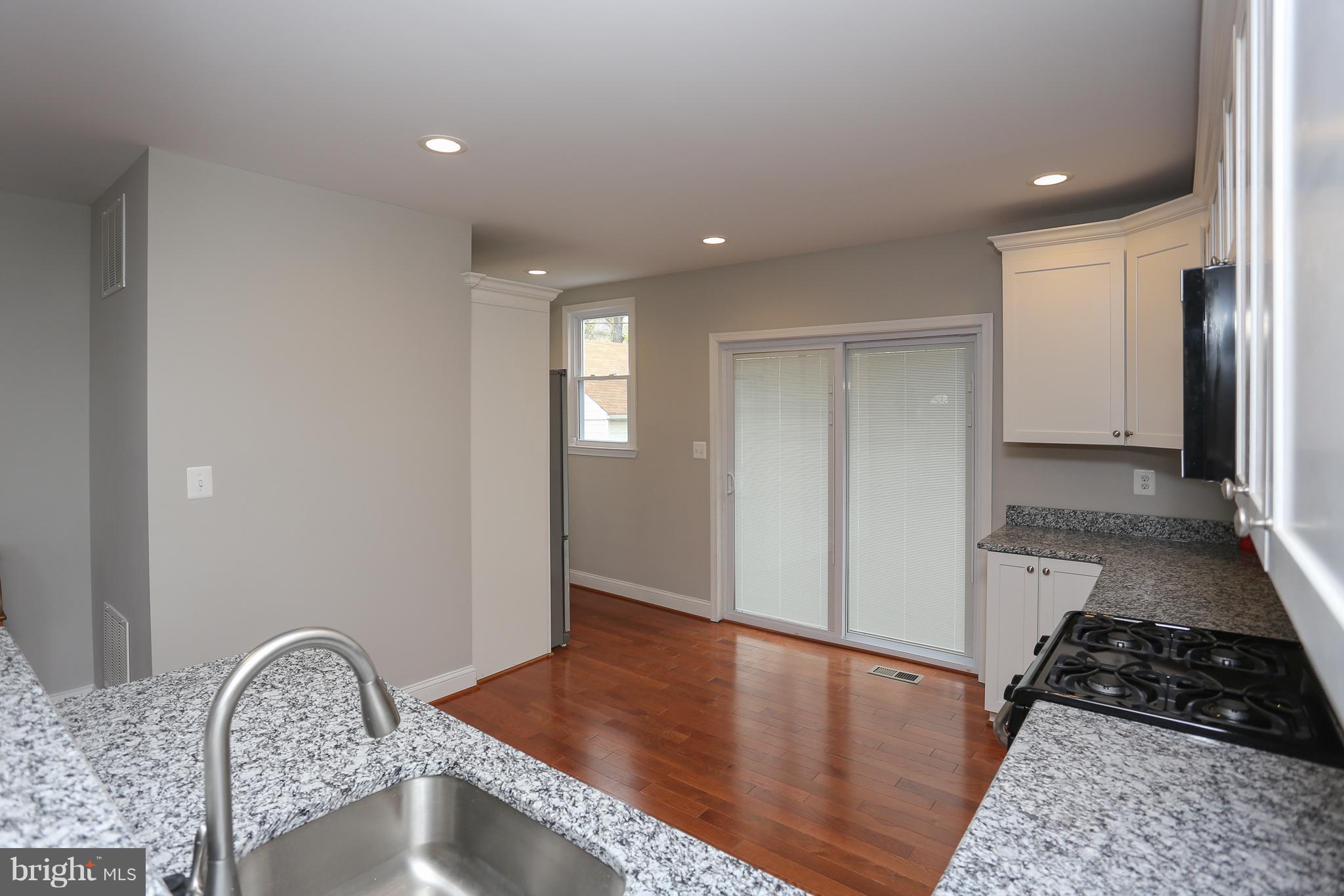 605 Coleraine Road Baltimore, MD 21229 - Photo 9 of 29 Lots of room for the family cook