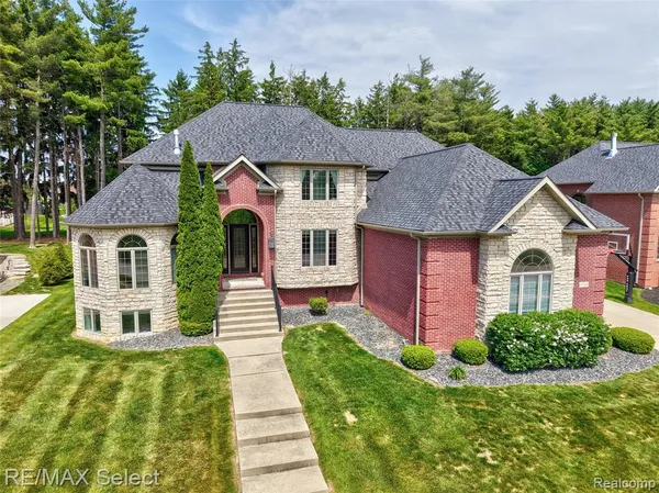 $850,000 | 3334 Creekview Drive, Davison, MI 48423