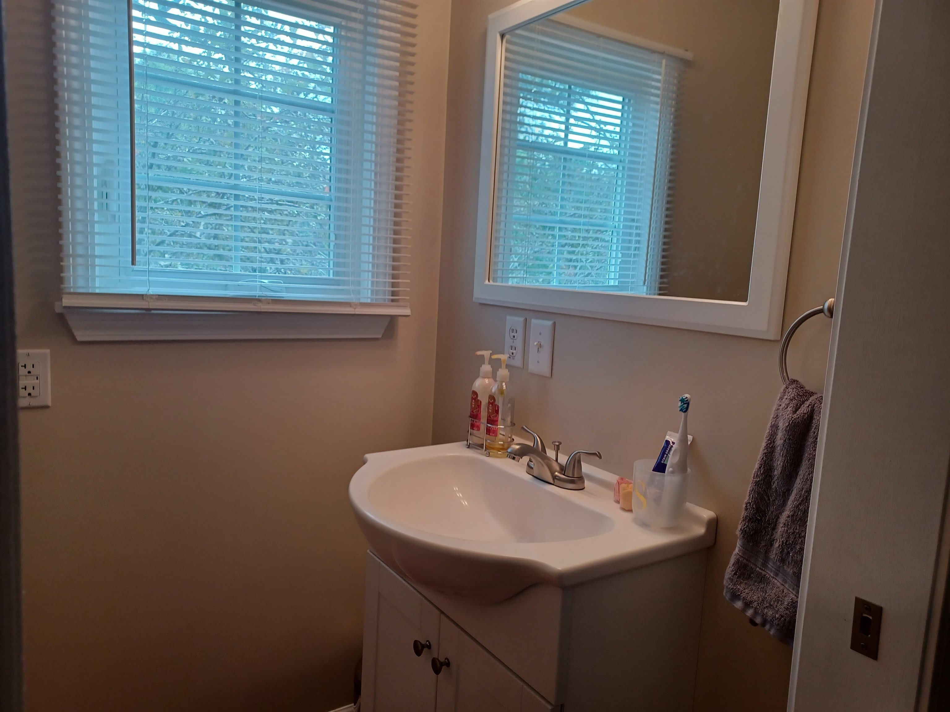 360 West Gordonville Road Midland, MI 48640 - Photo 56 of 94