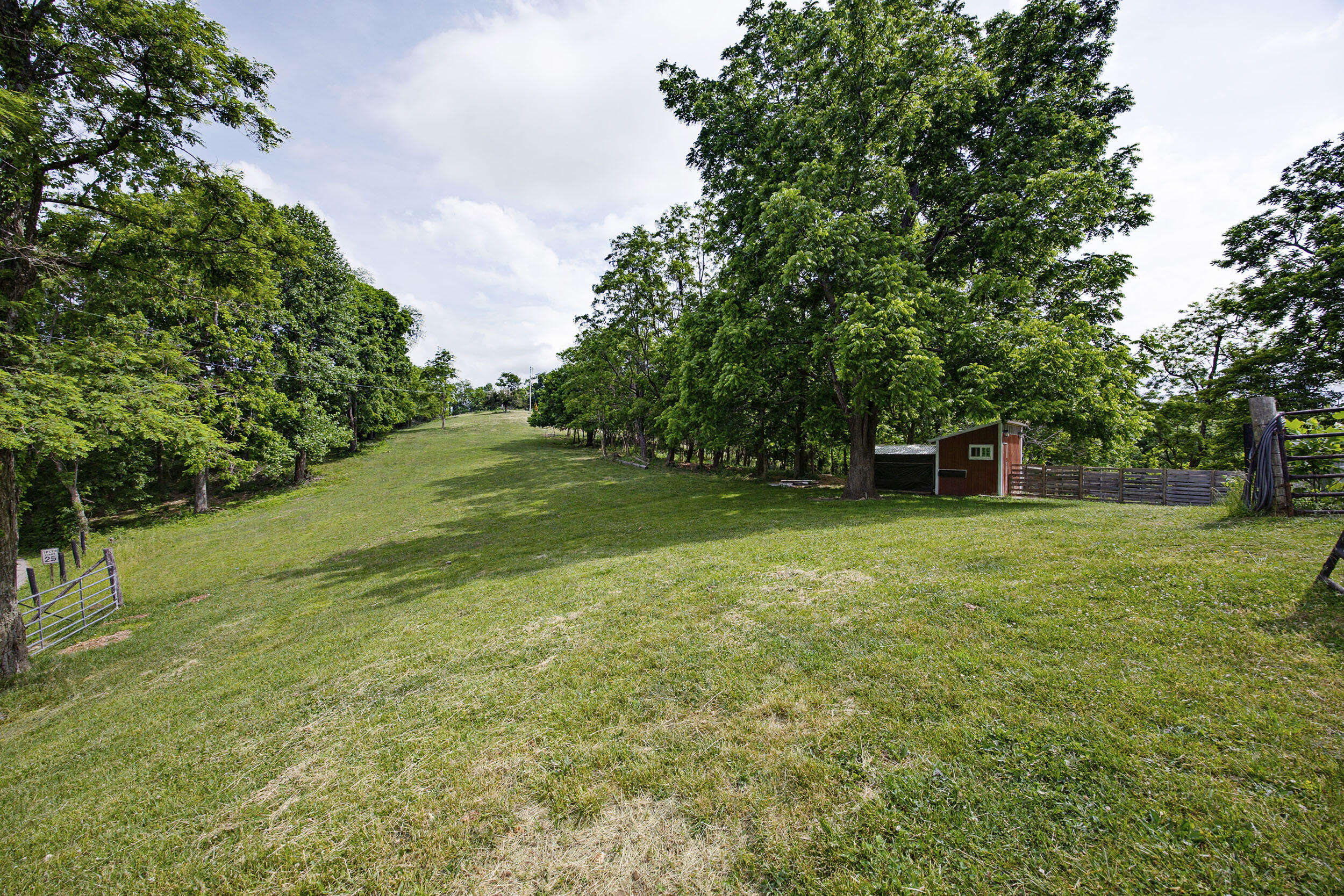1525 Tennessee Ridge Road Parksville, KY 40464 - Photo 42 of 48 IMG_5045