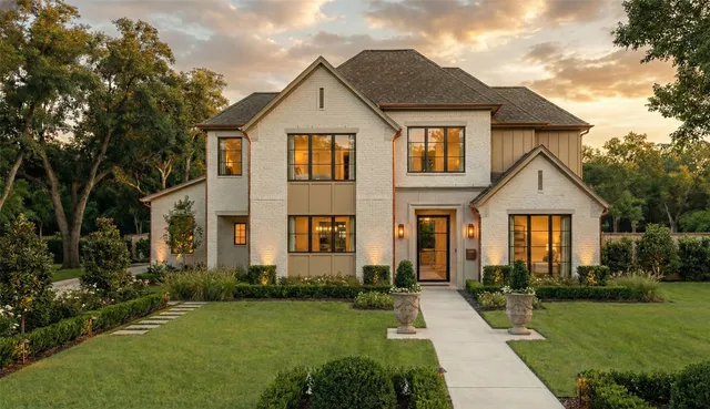 $5,350,000 | 10722 Old Coach Lane, Hunters Creek Village, TX 77024