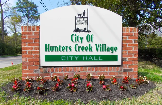 $5,350,000 | 10722 Old Coach Lane, Hunters Creek Village, TX 77024