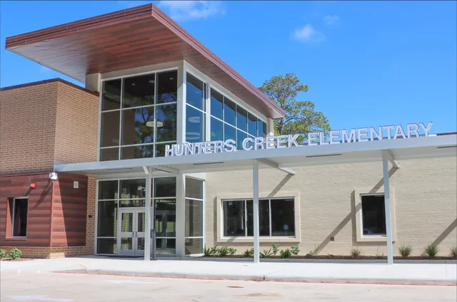 $5,350,000 | 10722 Old Coach Lane, Hunters Creek Village, TX 77024