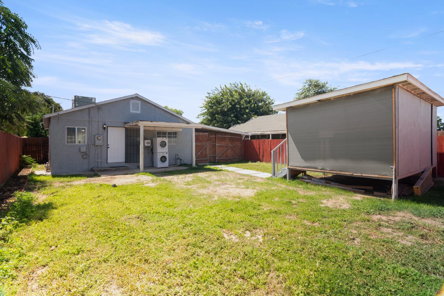1305 Inyo Avenue Modesto, CA 95358 - Photo 17 of 18 Gallery Image 17