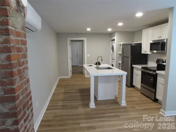 $1,150 | 534 North Church Street, Mooresville, NC 28115