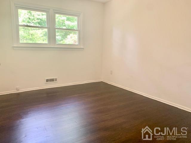 20 Sherwood Road Edison, NJ 08820 - Photo 23 of 26 an empty room with a window