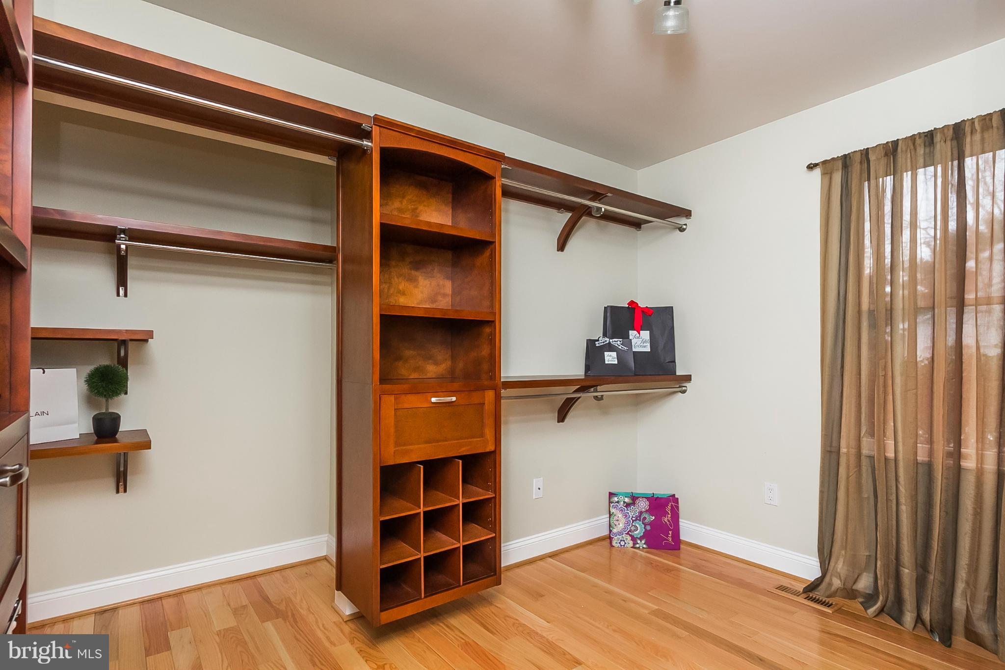 8045 Murphy Road Fulton, MD 20759 - Photo 12 of 30 New 11 x 11 Walk-in Closet