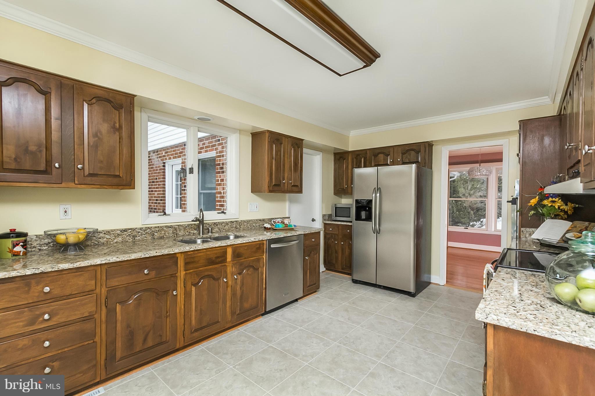 8045 Murphy Road Fulton, MD 20759 - Photo 8 of 30 New Floors, Granite Counters, Appliances