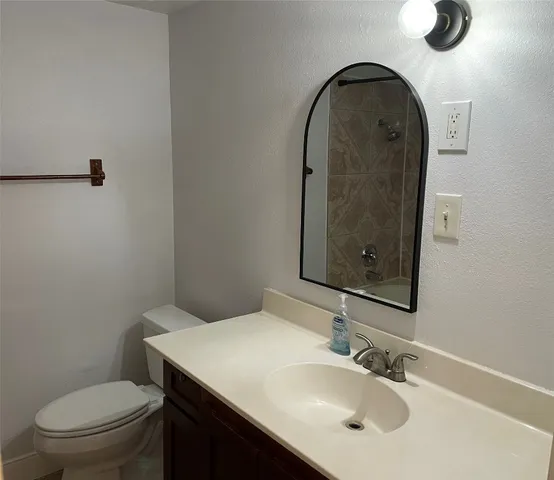 $1,900 | 5506 Gloucester Lane, Austin, TX 78723