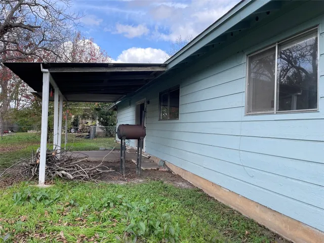 $1,900 | 5506 Gloucester Lane, Austin, TX 78723