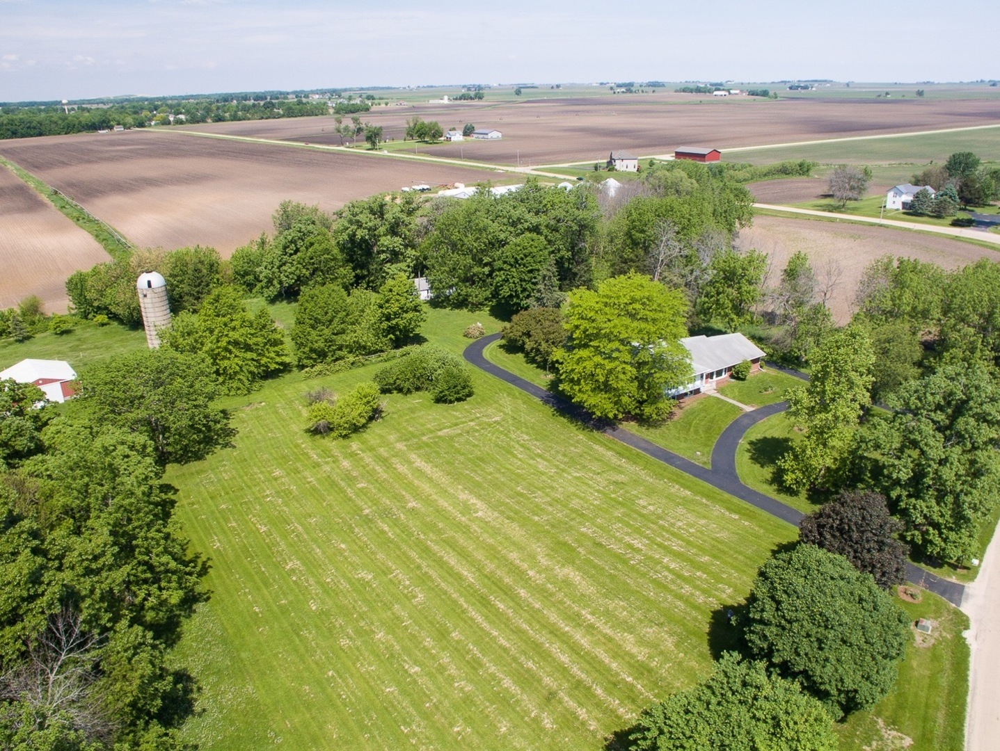 1671 Sterling Road Amboy, IL 61310 - Photo 11 of 42