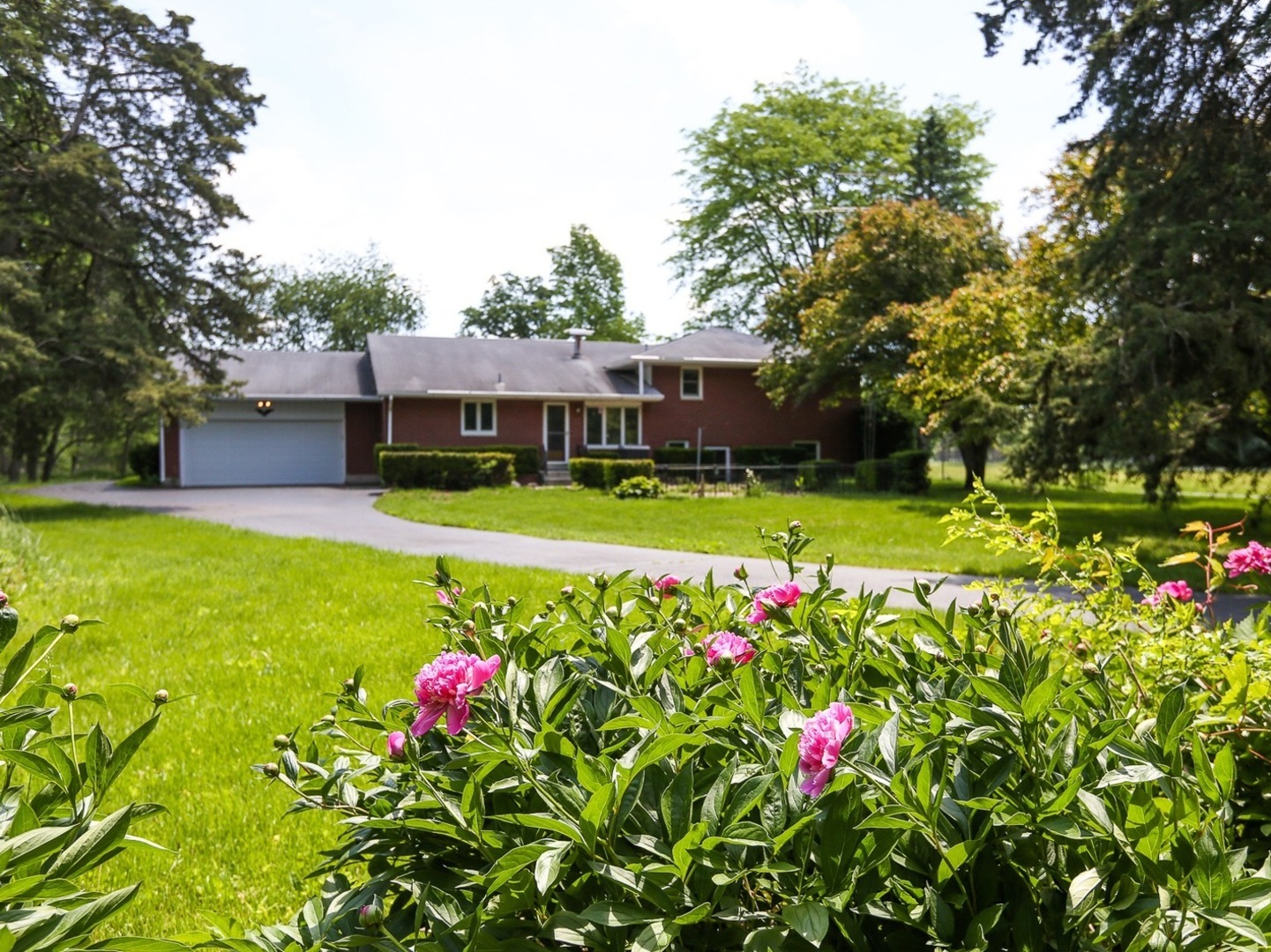 1671 Sterling Road Amboy, IL 61310 - Photo 3 of 42