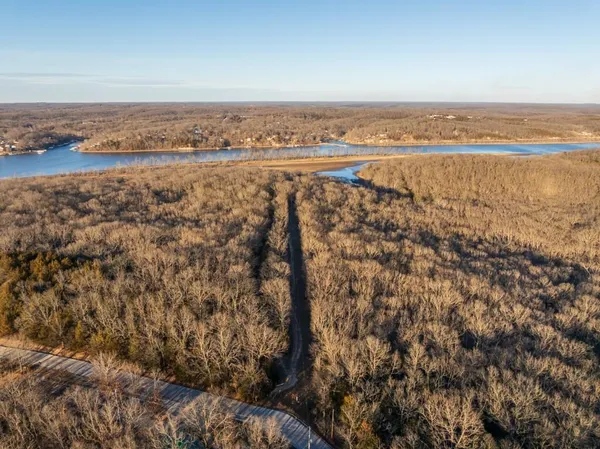 $845,000 | 23583 Salley Drive, Warsaw, MO 65355