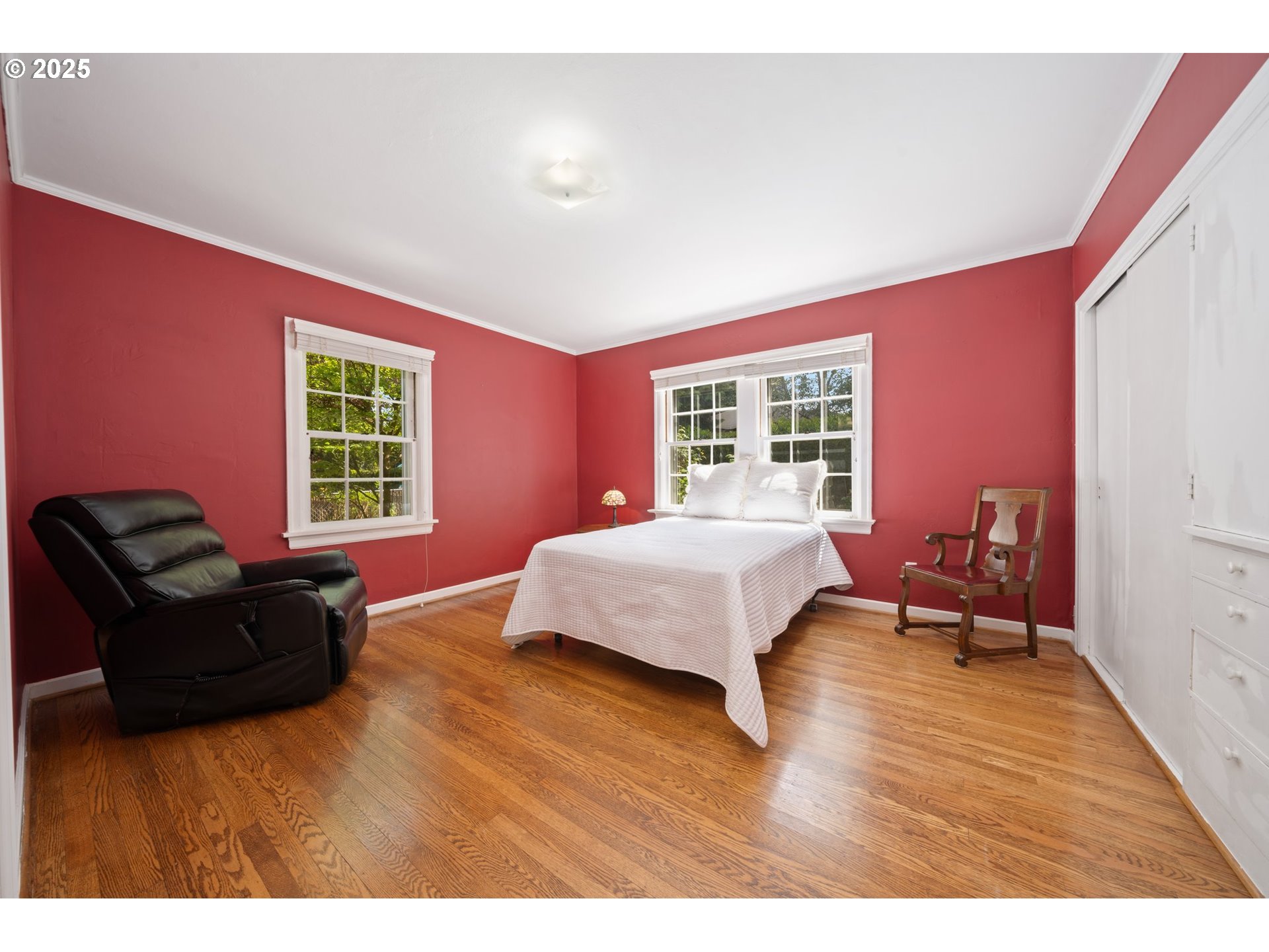 660 Southwest Evans Street Portland, OR 97219 - Photo 19 of 36