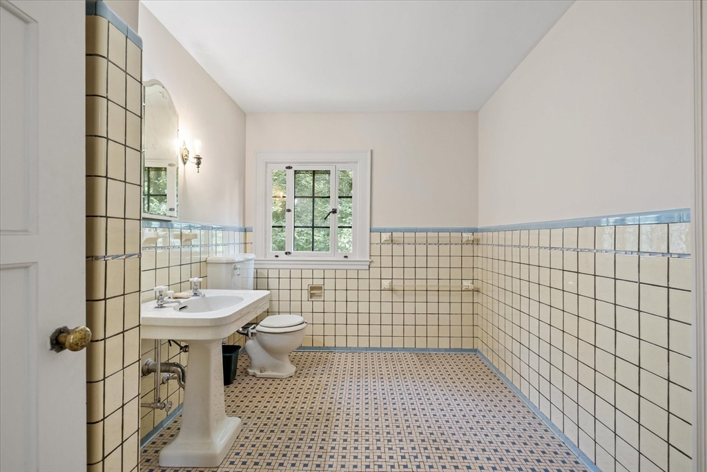 22 Audubon Road Worcester, MA 01602 - Photo 22 of 42