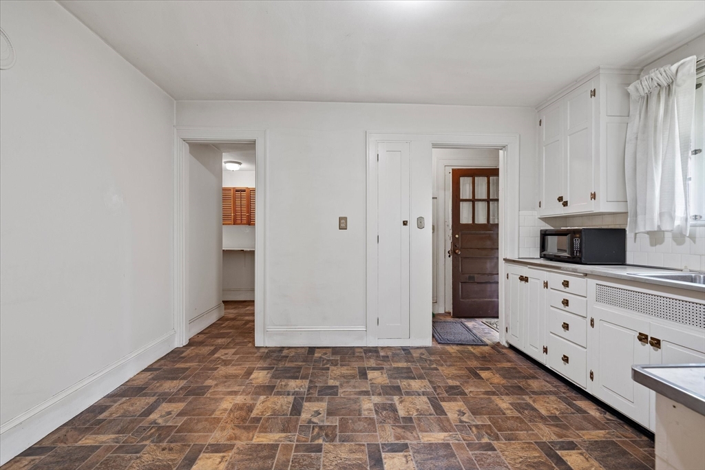 22 Audubon Road Worcester, MA 01602 - Photo 9 of 42