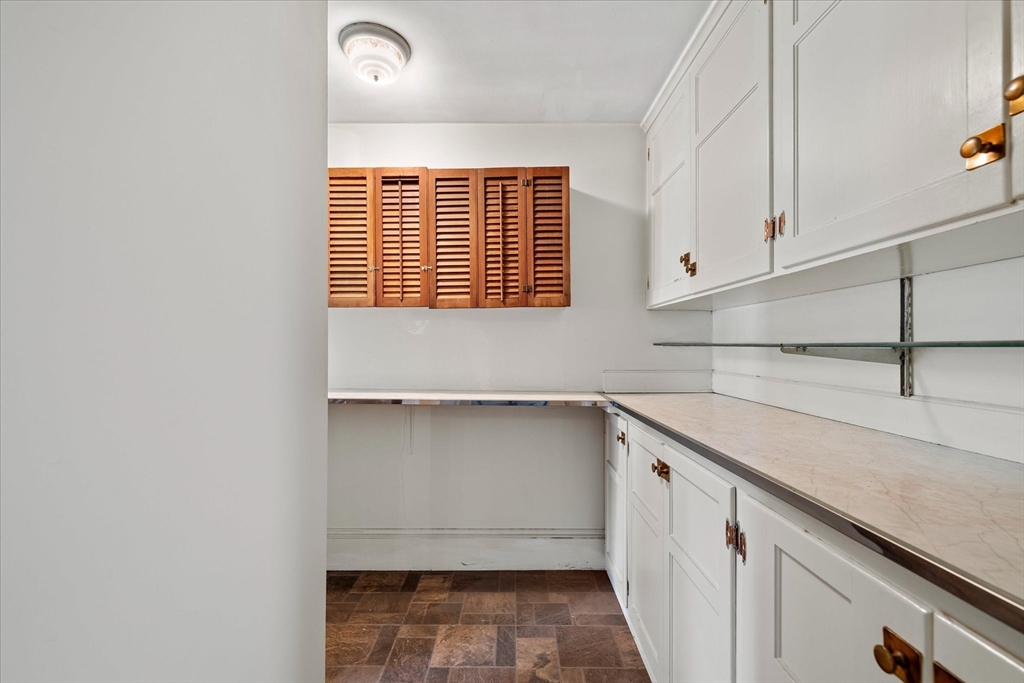 22 Audubon Road Worcester, MA 01602 - Photo 10 of 42