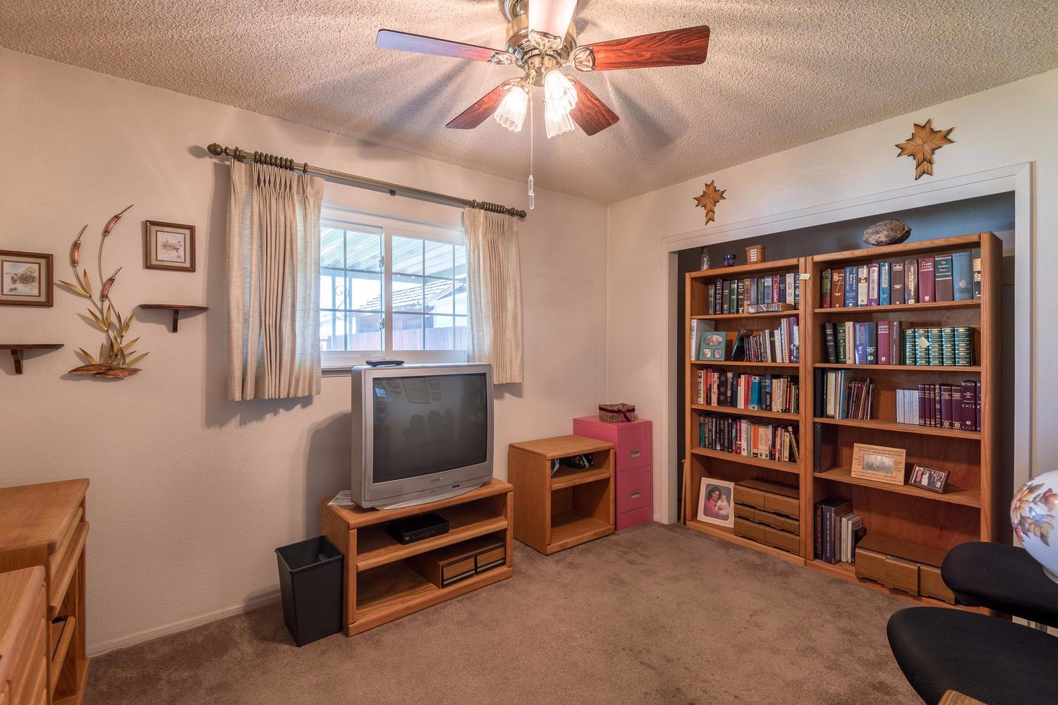 133 Maple Street Madera, CA 93637 - Photo 13 of 18 Gallery Image 13
