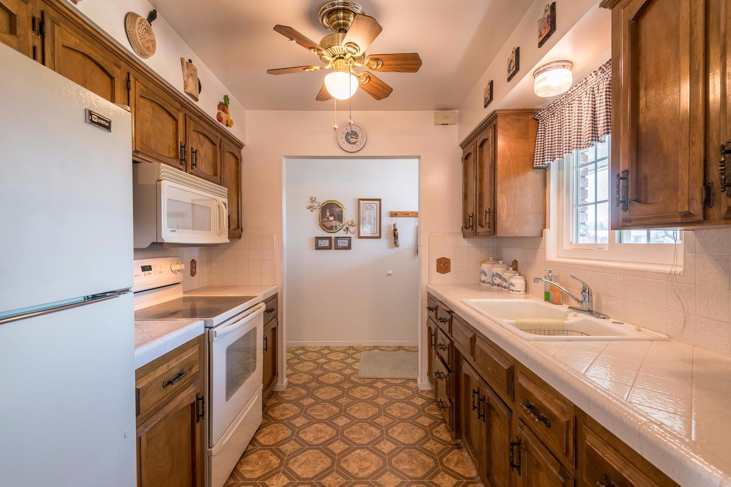 133 Maple Street Madera, CA 93637 - Photo 5 of 18 Gallery Image 5