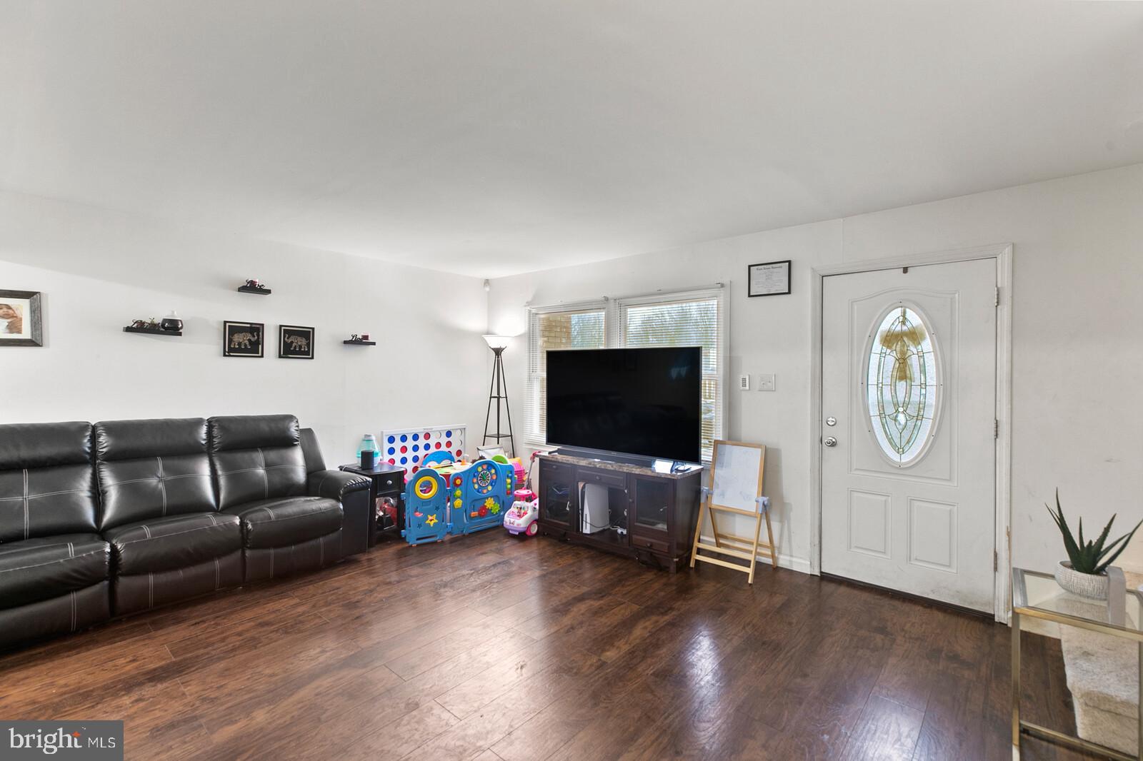 20 Roxburn Place Willingboro, NJ 08046 - Photo 5 of 19 Gallery Image 5