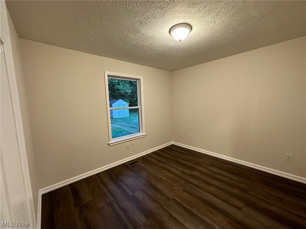 247 Root Road Lorain, OH 44052 - Photo 29 of 30