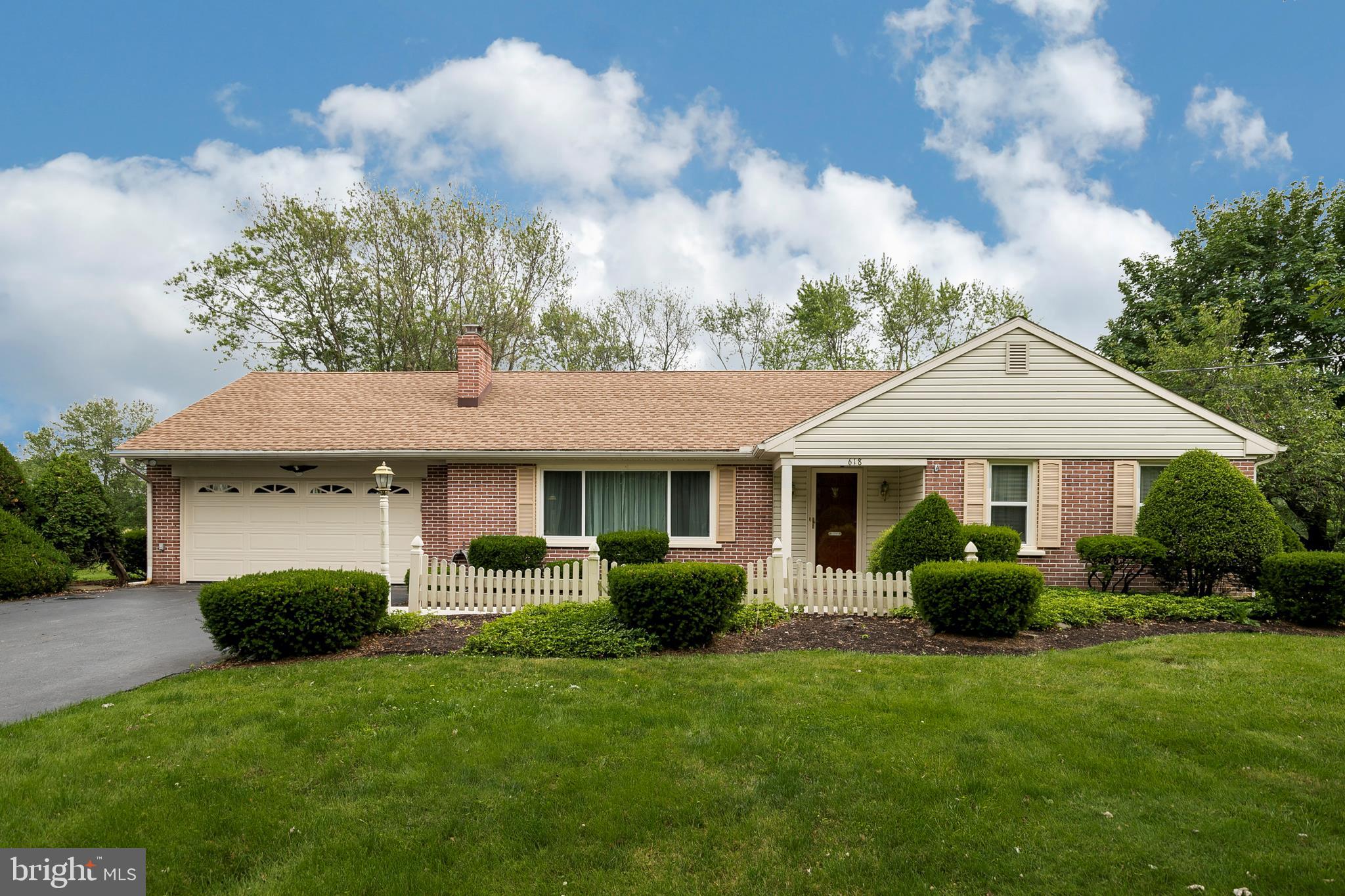 618 Morwood Road Telford, PA 18969 - Photo 1 of 19 Front View