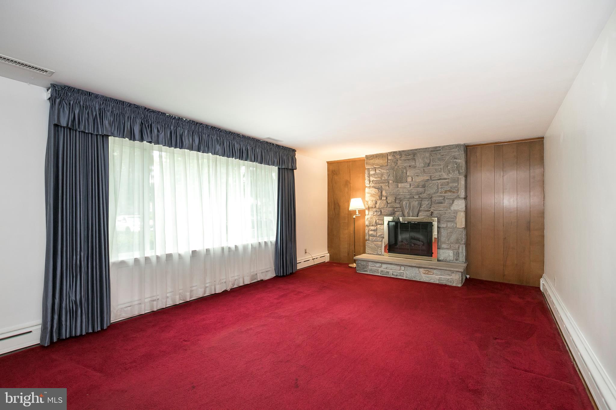 618 Morwood Road Telford, PA 18969 - Photo 5 of 19 Living Room
