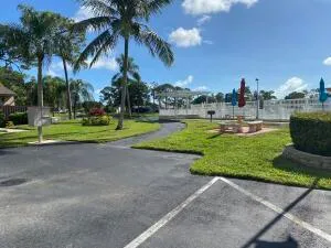 $1,650 | 446 Pine Glen Lane, Unit A1, Greenacres, FL 33463