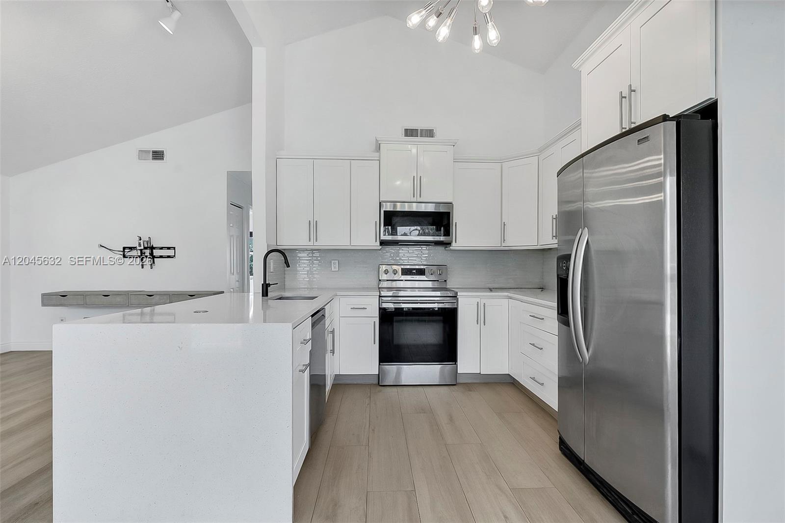 23384 Shetland Run Boca Raton, FL 33433 - Photo 3 of 49