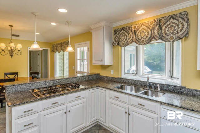266 Suffolk Road Mobile, AL 36608 - Photo 5 of 24