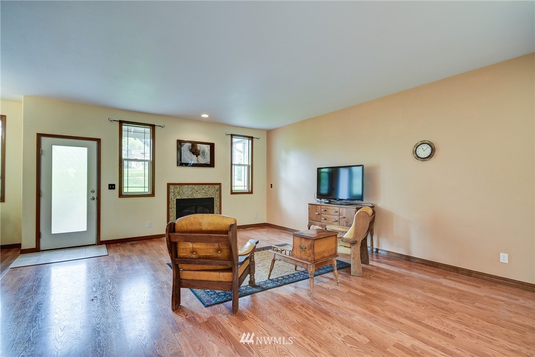 4837 Reindeer Road Freeland, WA 98249 - Photo 3 of 23 Gallery Image 3